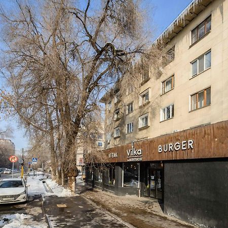 Mid-Century Charm Apartments В Центре Алматы Ngoại thất bức ảnh