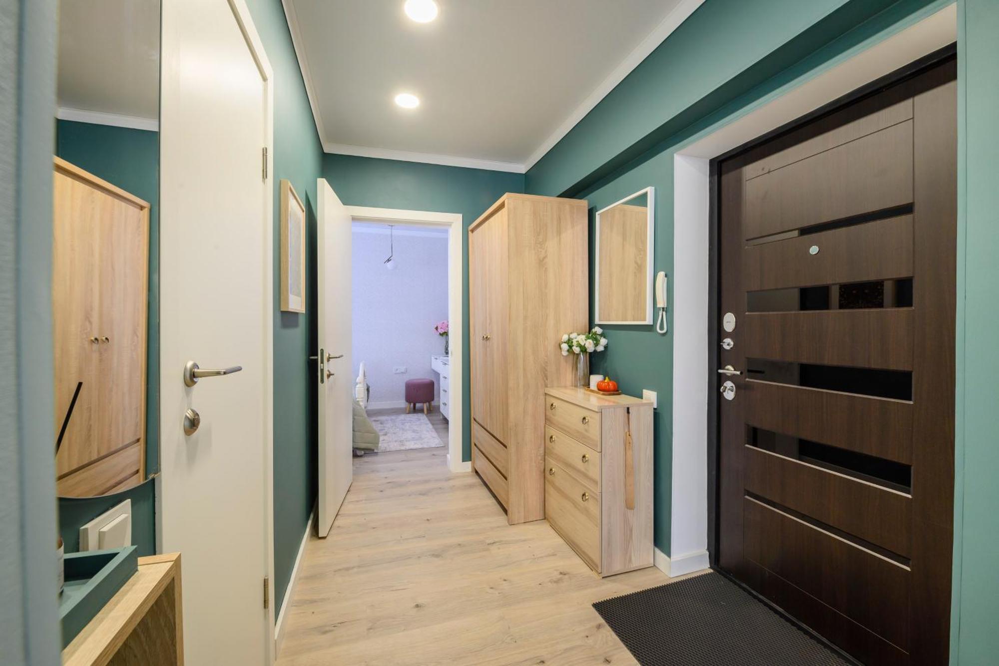 Mid-Century Charm Apartments В Центре Алматы Ngoại thất bức ảnh