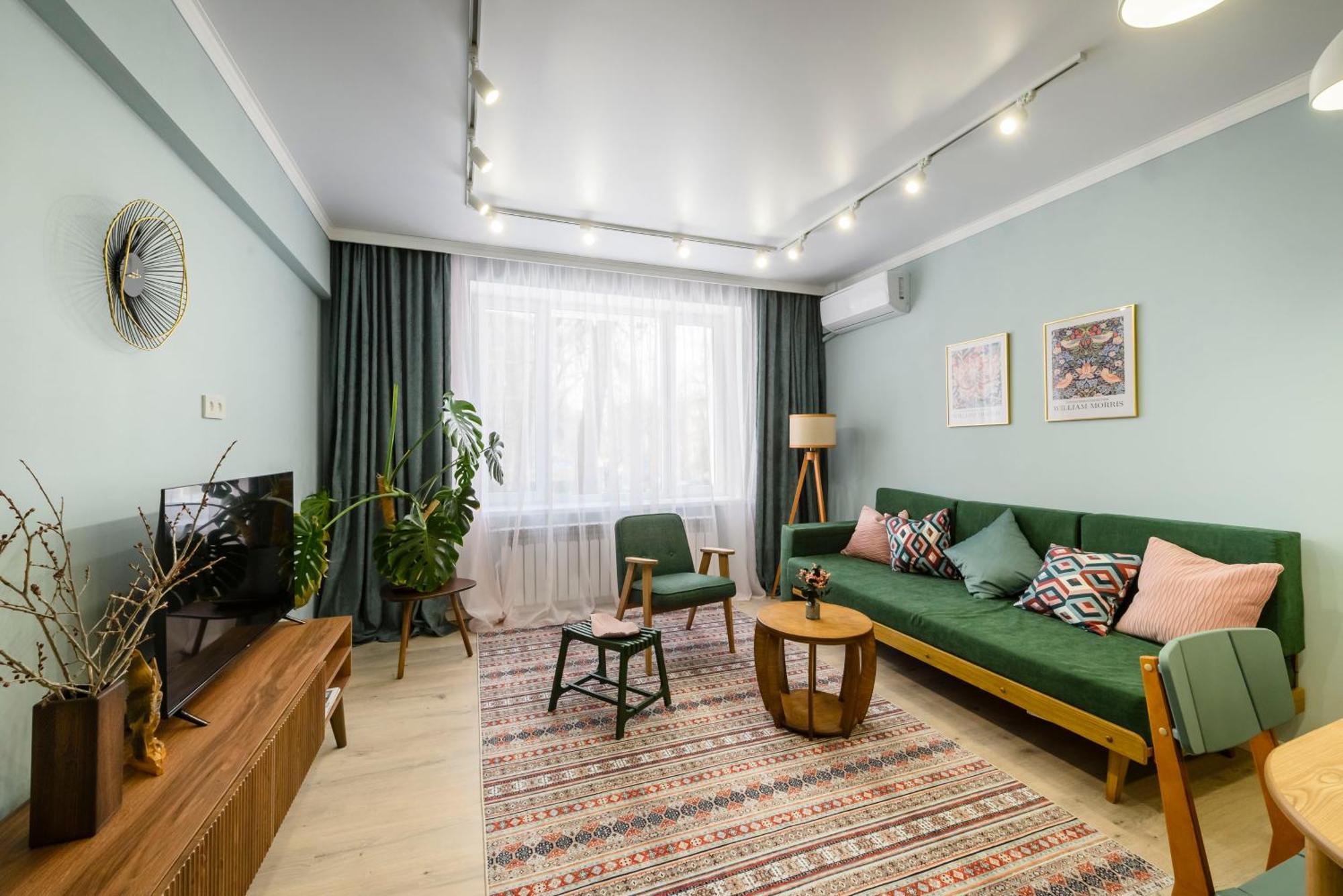 Mid-Century Charm Apartments В Центре Алматы Ngoại thất bức ảnh