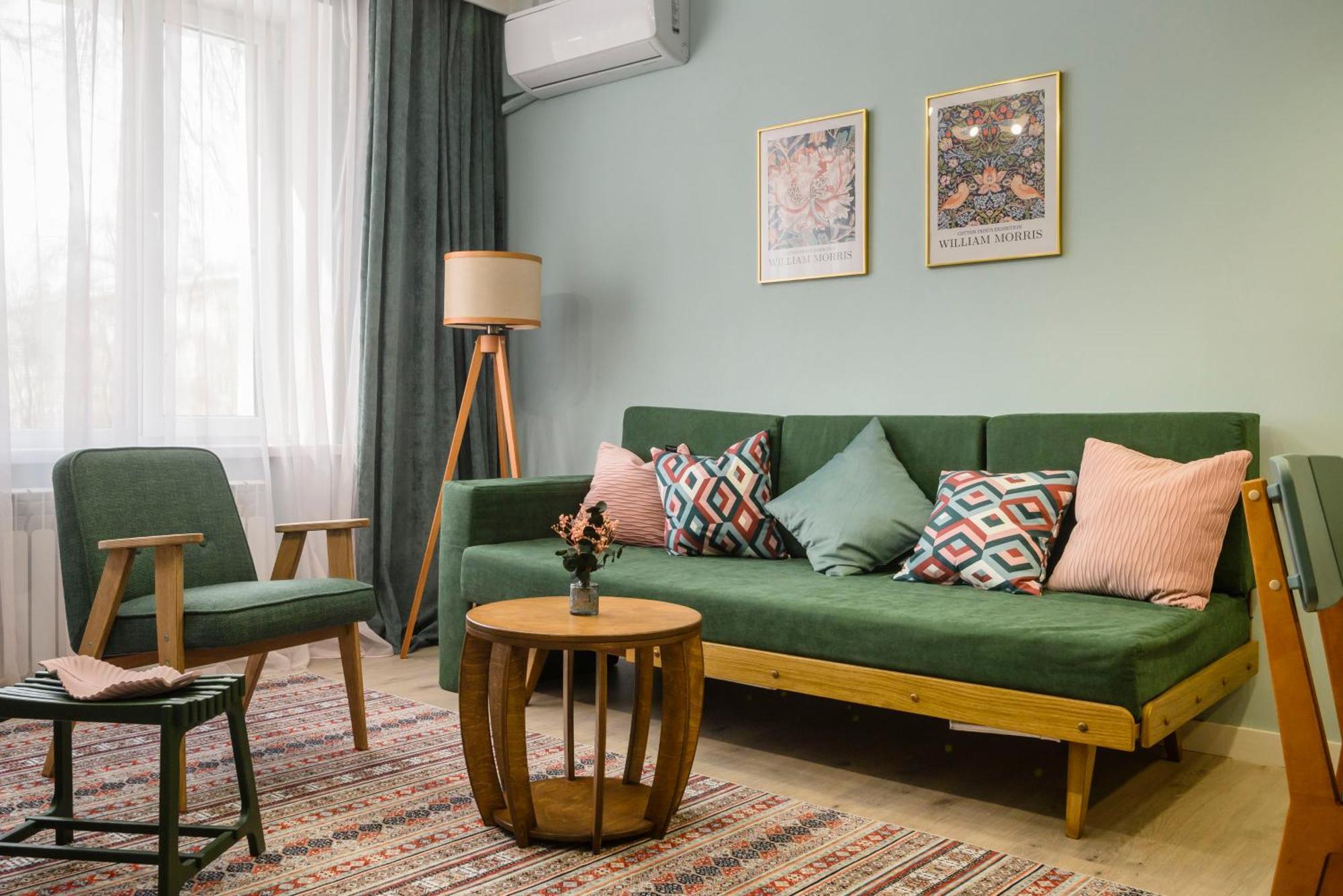 Mid-Century Charm Apartments В Центре Алматы Ngoại thất bức ảnh