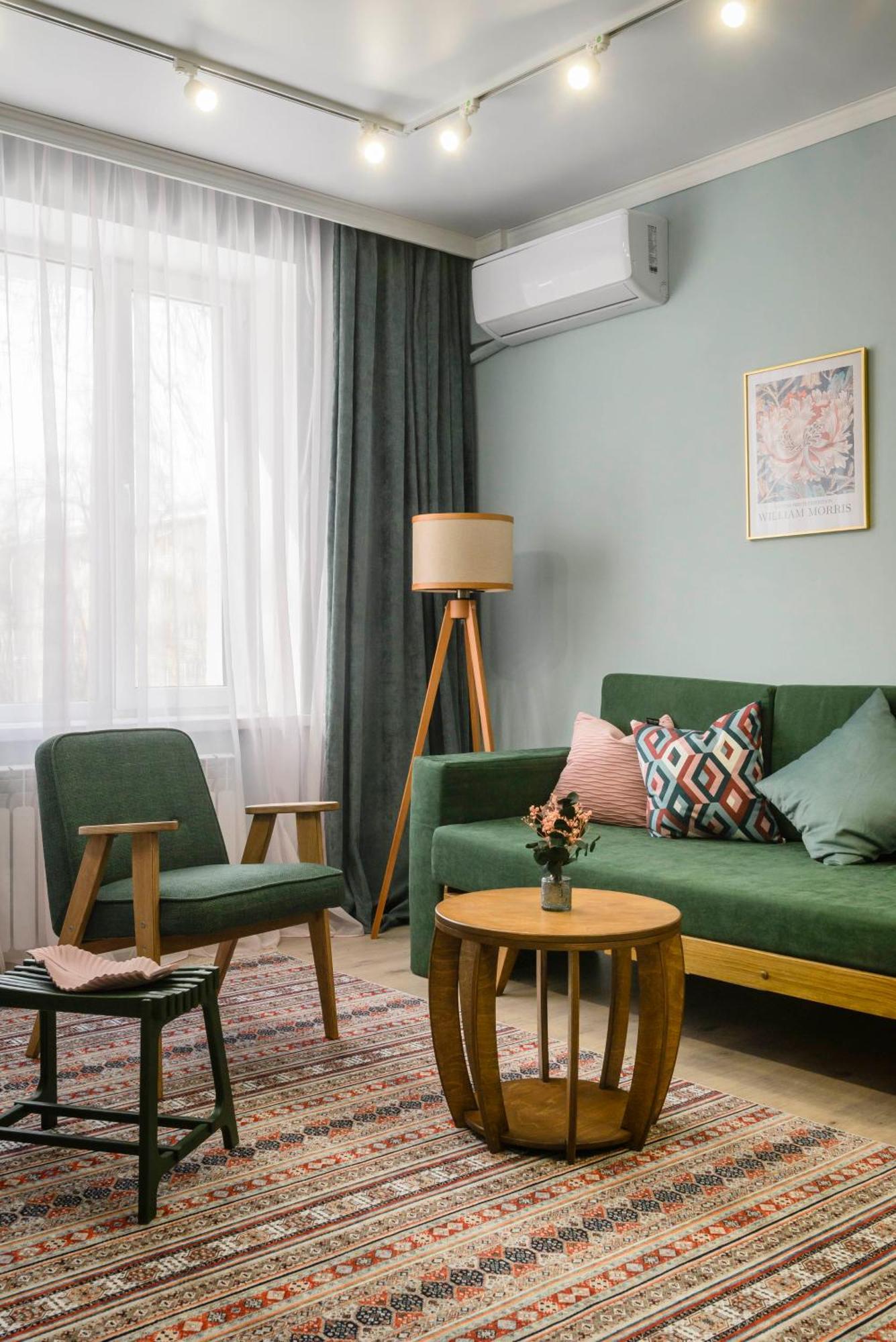 Mid-Century Charm Apartments В Центре Алматы Ngoại thất bức ảnh