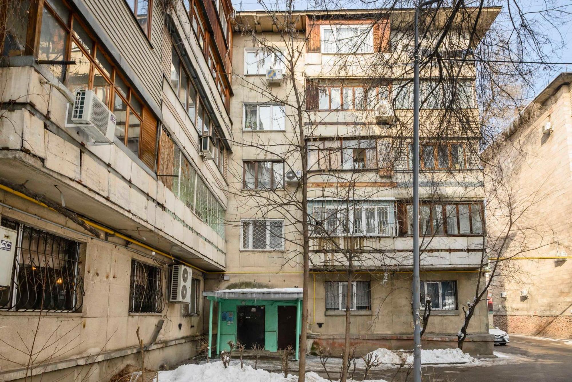 Mid-Century Charm Apartments В Центре Алматы Ngoại thất bức ảnh