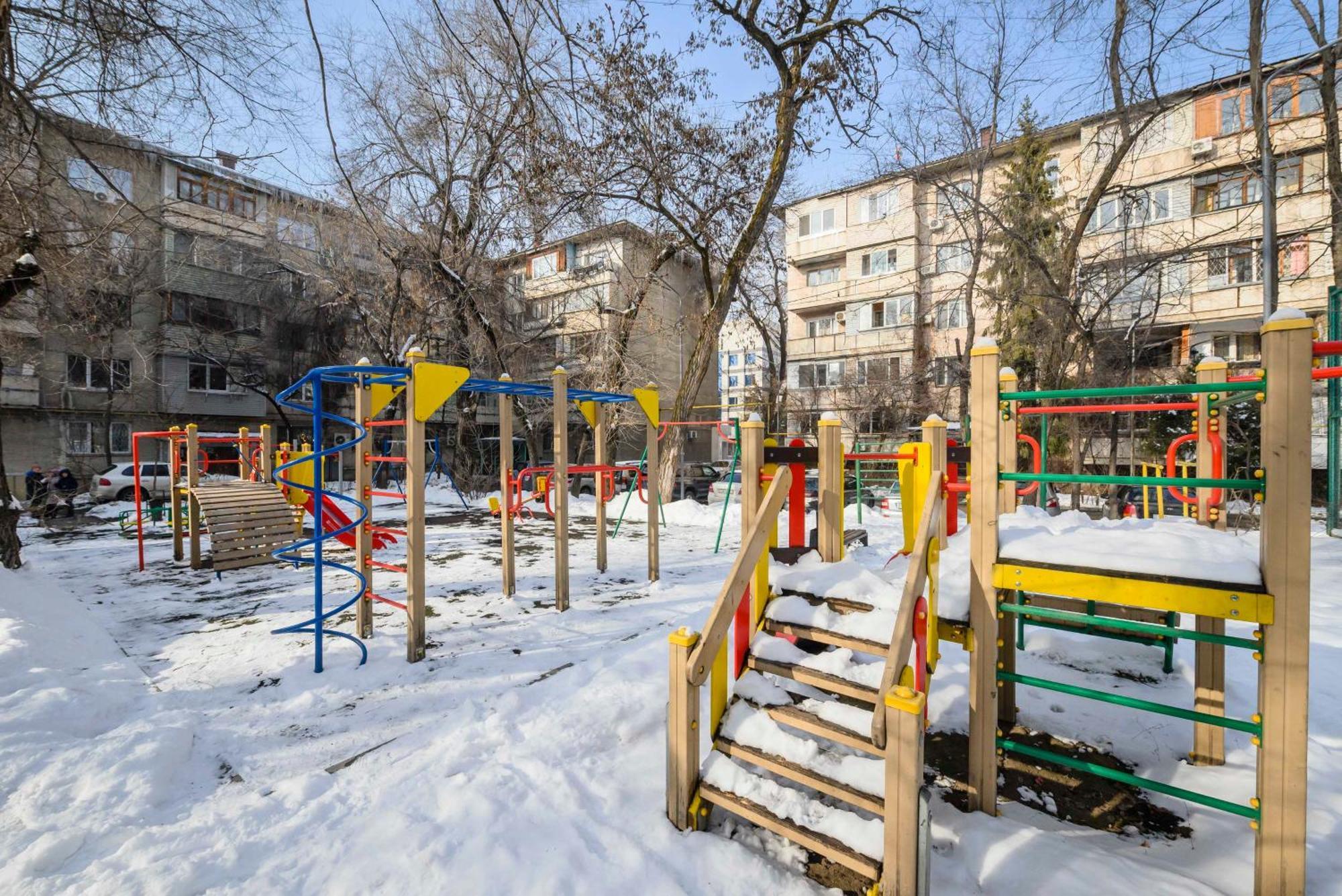 Mid-Century Charm Apartments В Центре Алматы Ngoại thất bức ảnh