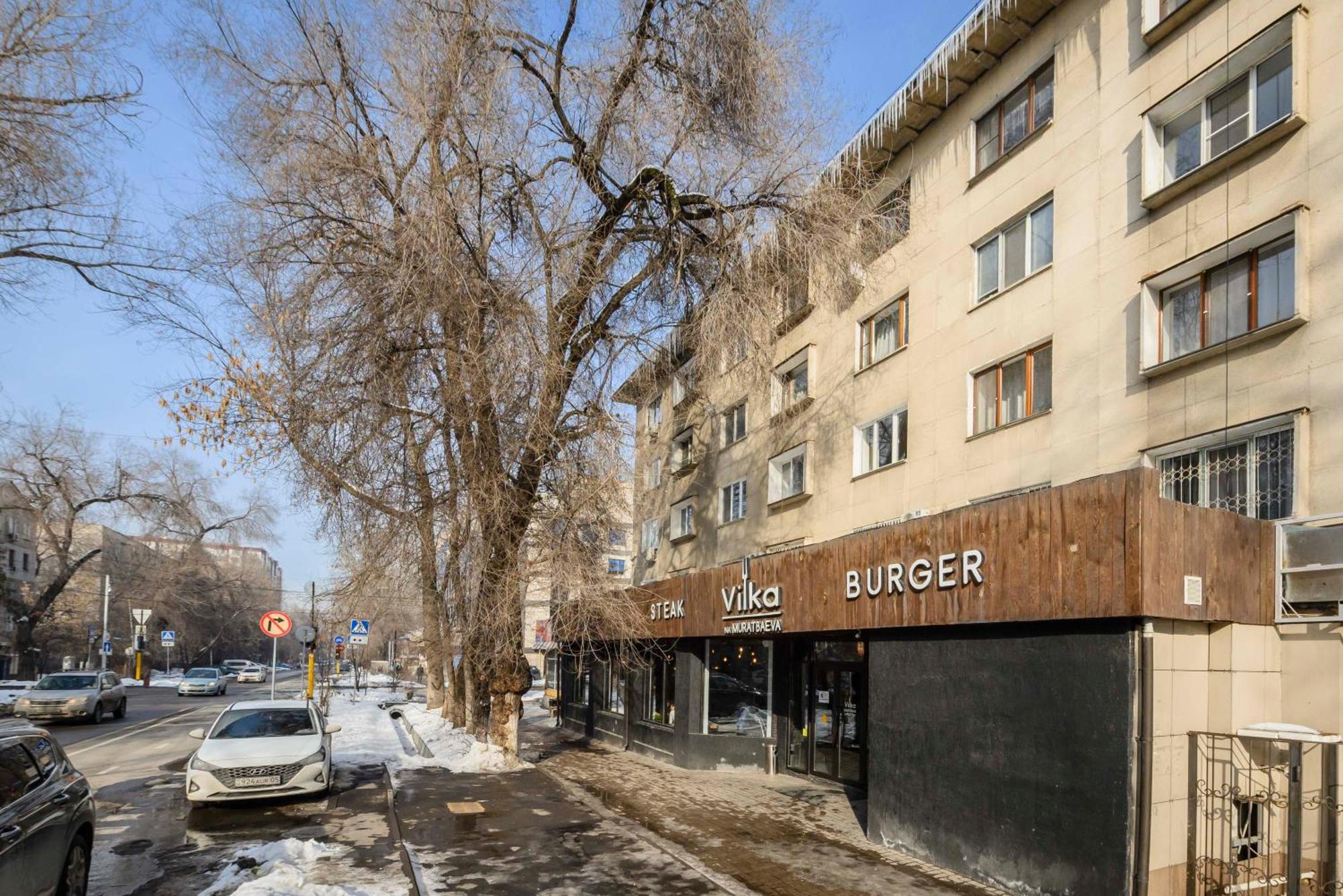 Mid-Century Charm Apartments В Центре Алматы Ngoại thất bức ảnh