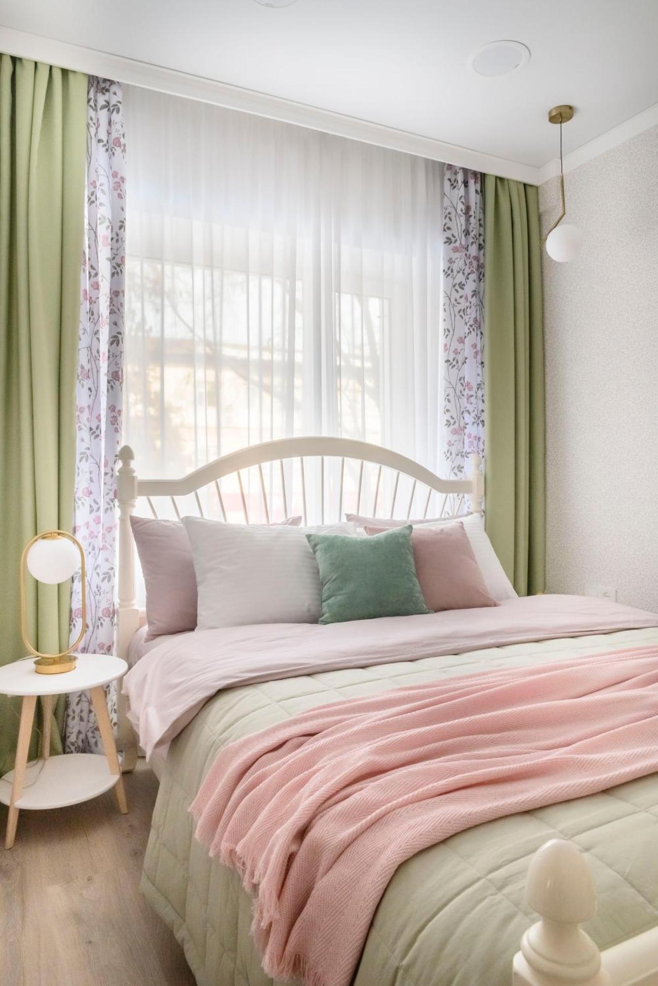 Mid-Century Charm Apartments В Центре Алматы Ngoại thất bức ảnh
