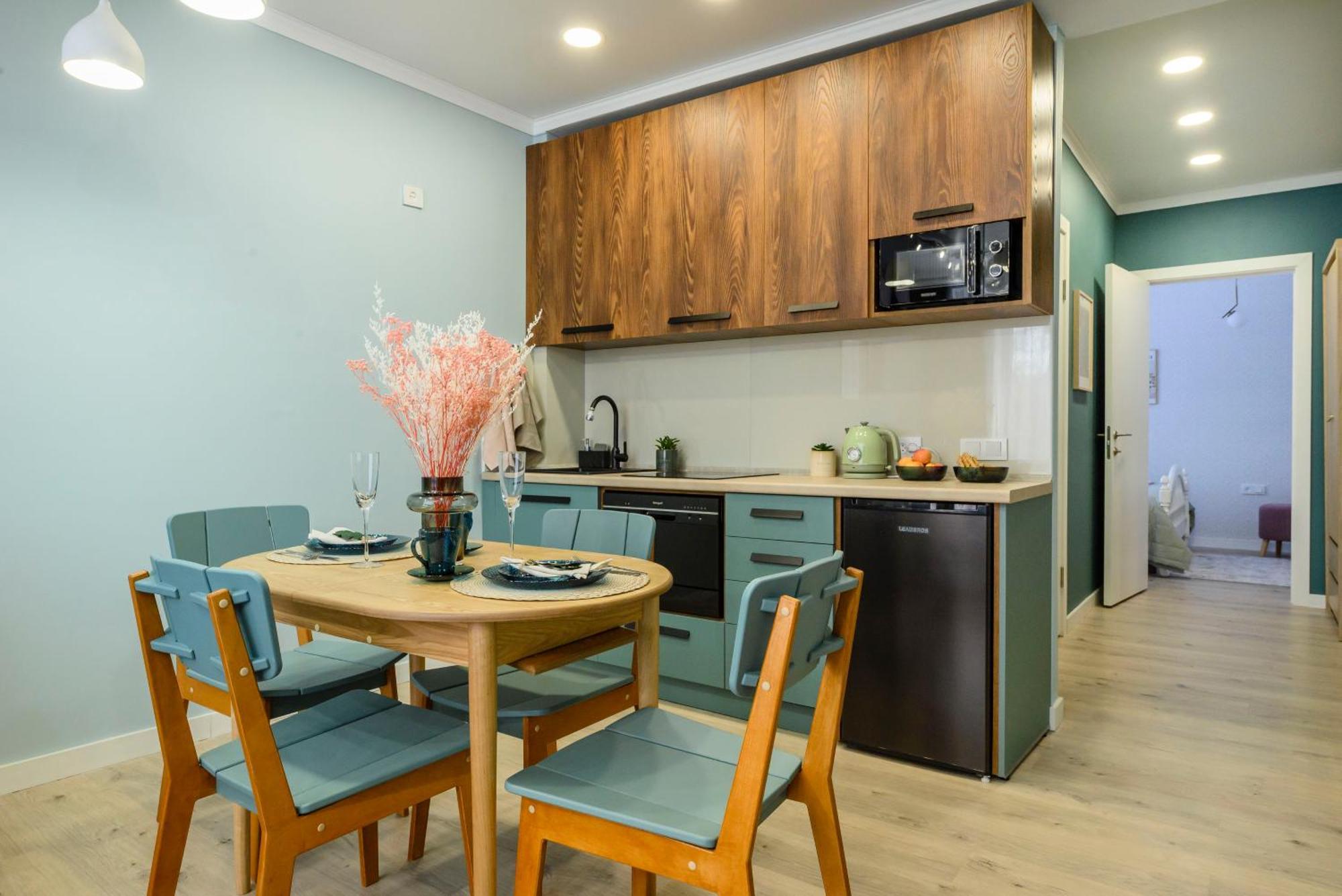 Mid-Century Charm Apartments В Центре Алматы Ngoại thất bức ảnh